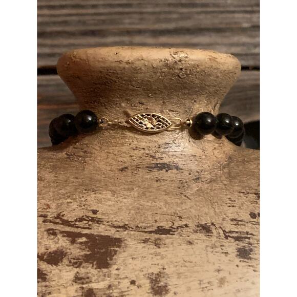 Black Onyx Bead Necklace with Gold Clasp Vintage - Picture 5 of 5